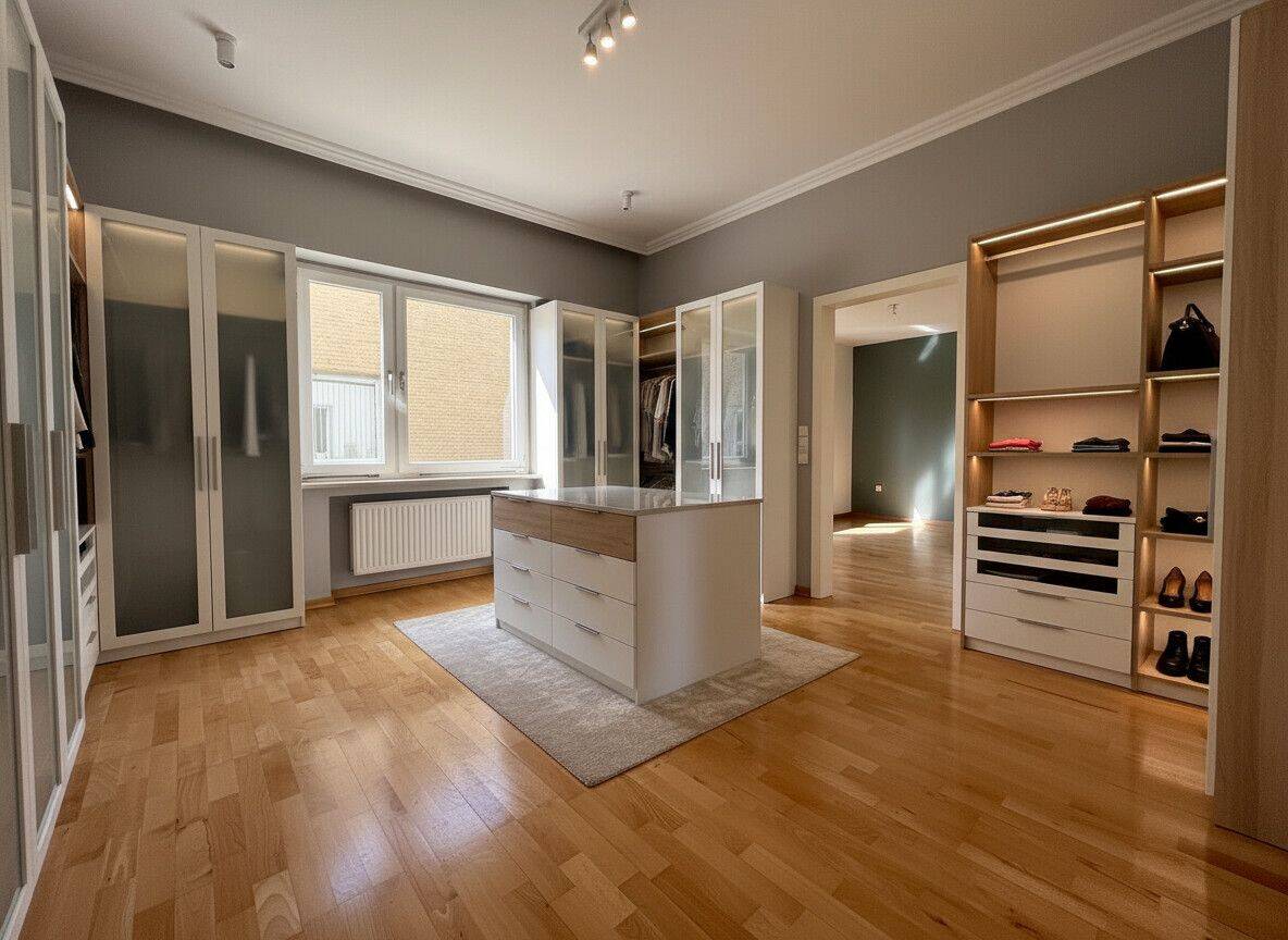 Zweifamilienhaus mit großem Grundstück und Doppelgarage - Ihr Sanierungsprojekt! – Osnabrück – Vorschaubild 3