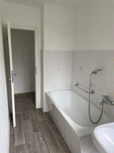 ***4-Raumwohnung mit Südbalkon in TOP Lage!*** – Chemnitz – Vorschaubild 6
