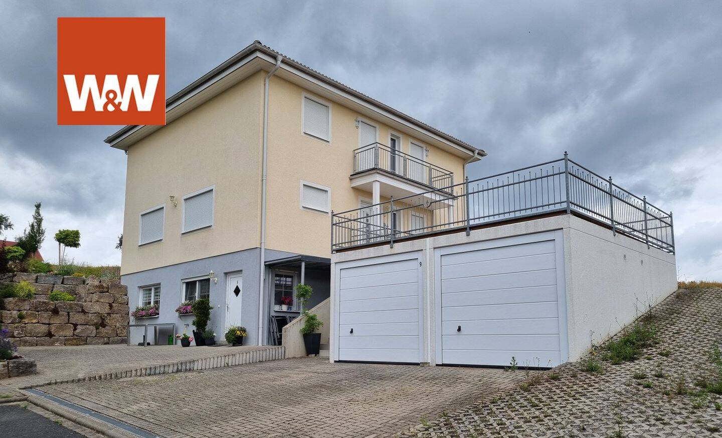 Vor den Toren von Würzburg: Modernes Einfamilienhaus mit Einliegerwohnung, Doppelgarage und Garten – Seinsheim – Vorschaubild 3