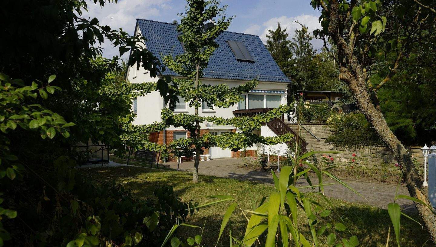 Einfamilienhaus mit großem Grundstück, Garten, Pool, Sauna & Garage – Erfurt – Vorschaubild 6