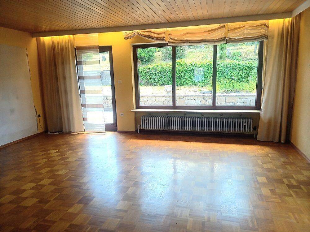 Herrlich ruhiges EFH mit tollem Garten, Garage u. ausbaufähigem DG in Würzburg-Versbach! – Würzburg – Vorschaubild 8