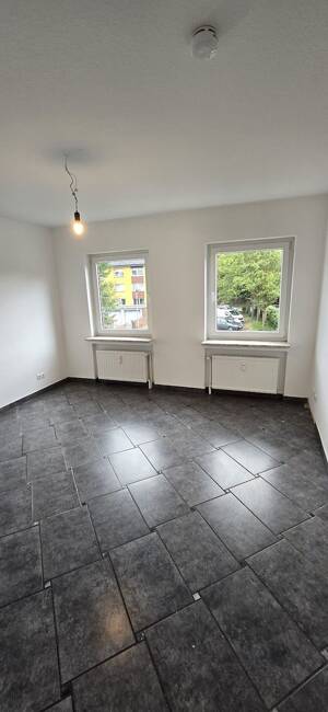 Sehr schöne renovierte 3 Zimmer Wohnung in Gelsenkirchen zu vermieten – 45881 Gelsenkirchen – Vorschaubild 3