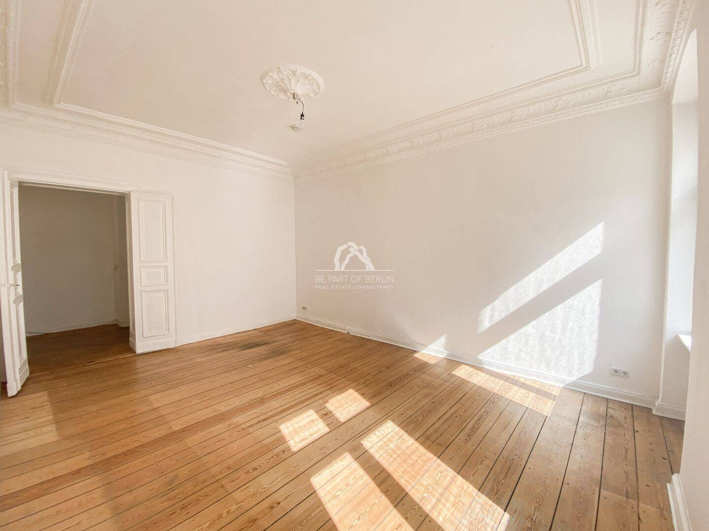 ALTBAULIEBHABER AUFGEPASST! HELLE UND KLASSISCH SCHÖNE ALTBAUWOHNUNG MIT POTENZIAL! PROVISIONSFREI! – Berlin – Vorschaubild 6