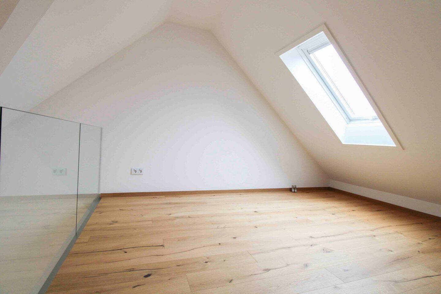 *Bezugsfrei* Moderne Maisonette-Wohnung mit EBK, Galerie und Stellplatz - frisch saniert – Chemnitz – Vorschaubild 9
