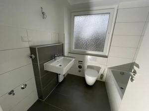 *modernisierte Balkonwohnung mit Tageslichtbad*schöne Altbau* – 45145 Essen – Vorschaubild 2