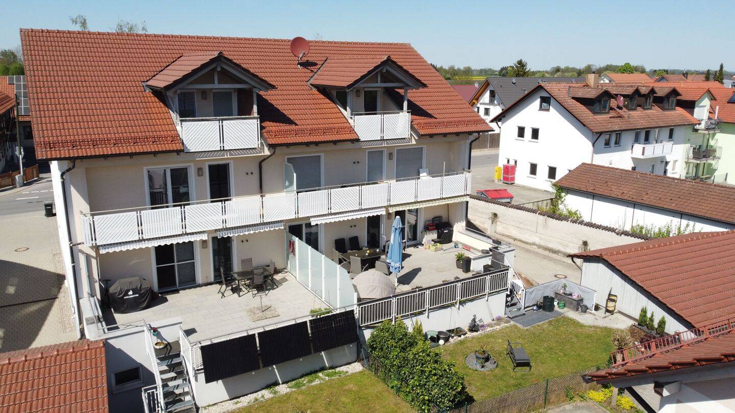 Investoren aufgepasst! Attraktives MFH mit 8 WE in zentraler Lage – Moosinning – Bild 1 von 9