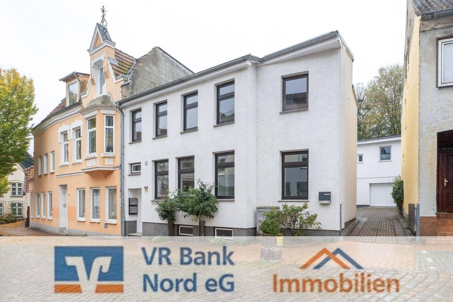 3 Wohneinheiten - 2 Gebäude: Wohnkomplex in Innenstadtnähe – Schleswig – Bild 1 von 9