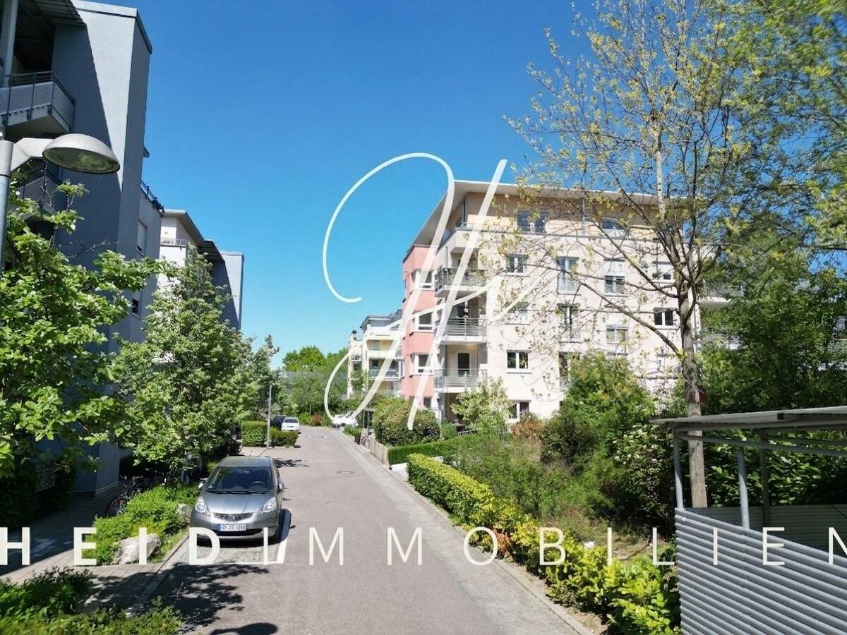 Perfekt gelegen & vermietet: 2-Zimmer-Wohnung mit Potenzial – 79100 Freiburg im Breisgau – Bild 1 von 8