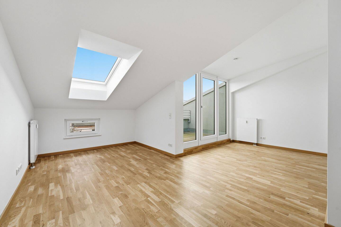 Wohnen über den Dächern Spandaus - Moderne 3-Zimmer-Dachgeschosswohnung – Berlin – Vorschaubild 5