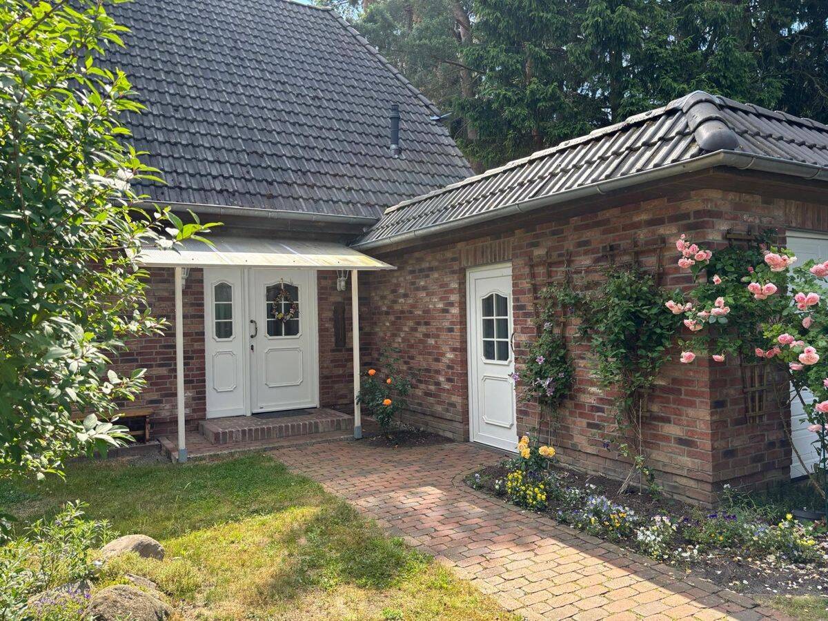 PROVISIONSFREI | Wohlfühlen beginnt hier - Gepflegtes Einfamilienhaus mit großem Grundstück – Bernau – Vorschaubild 3