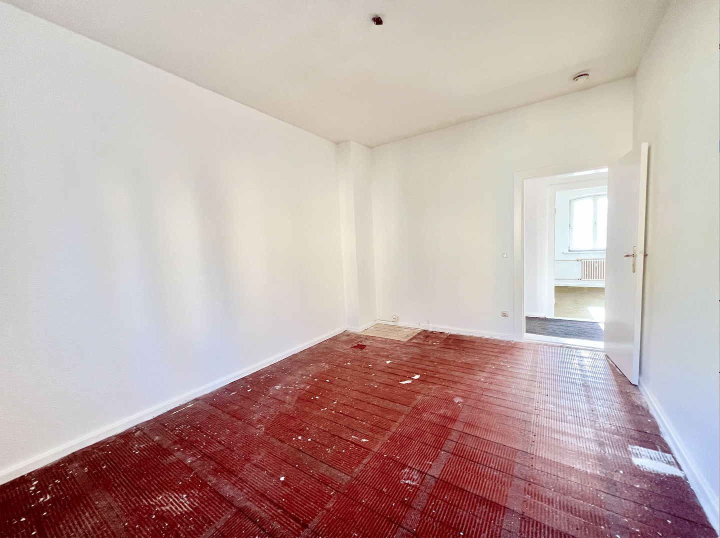 Charmante 2-Zimmer-Wohnung im 1. Obergeschoss mit Potenzial in gepflegtem Altbau – Berlin – Vorschaubild 4