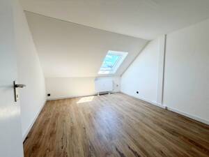 Bezugsfertige 2-Zimmer-Dachgeschoss-Wohnung - Modern, hell und hochwertig ausgestattet – 45219 Essen – Vorschaubild 2