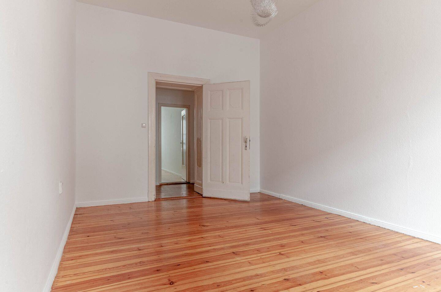 Altbauwohnung mit Entwicklungspotenzial in Berlin-Wedding - leerstehend und sofort gestaltbar – Berlin – Vorschaubild 6