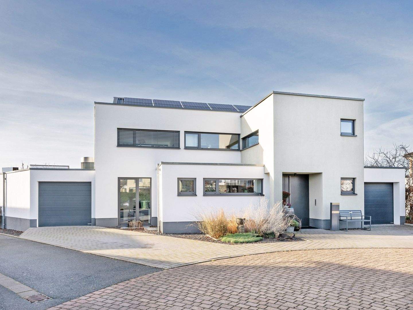 Freistehendes EFH mit luxuriöser Ausstattung und tollem Garten in einmaliger Lage von Malsch – Malsch – Bild 1 von 9
