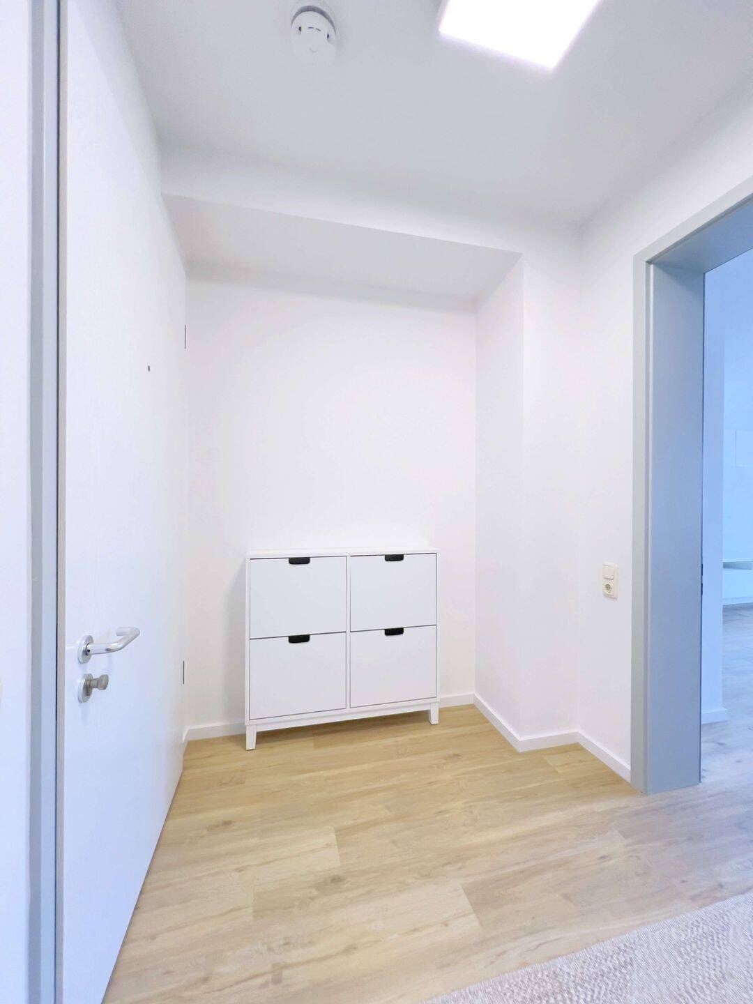 frei ab 01.08.2026: möblierte 2-Raum-Wohnung mit Balkon – Dresden – Vorschaubild 9