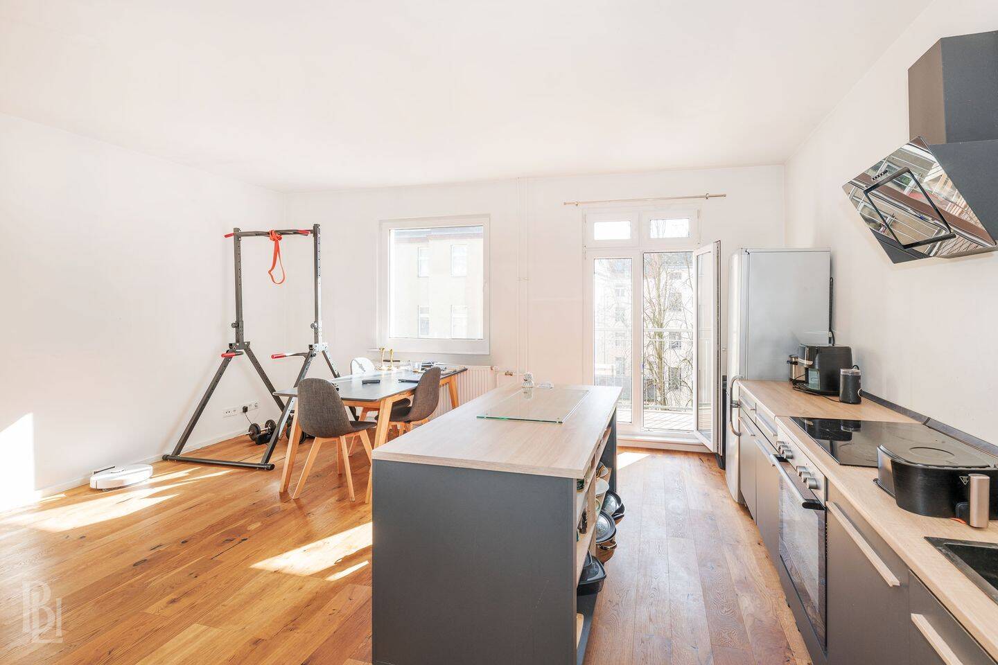 Kreuzberg pur: Modernisierte 3-Zimmer-Wohnung mit Balkon – Berlin – Vorschaubild 2
