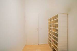 Stilvolle 3-Zimmer-Altbauwohnung in zentraler Lage von Pempelfort mit EBK – 40477 Düsseldorf – Vorschaubild 6