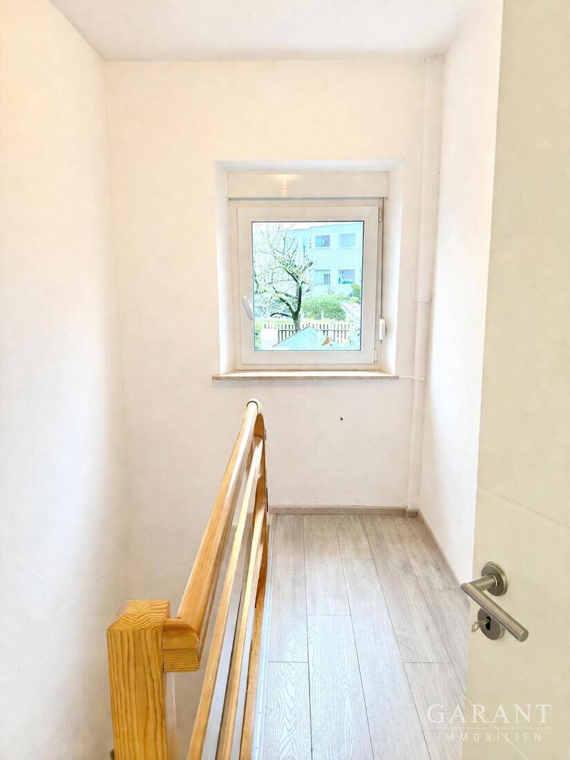 Charmante Haushälfte mit zwei Eigentumswohnungen und vielen Perspektiven ! – Nürnberg – Vorschaubild 7