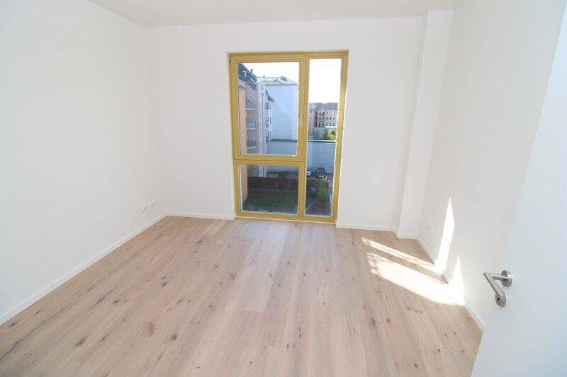 Erstbezug : Exklusiver Neubau im Zentrum mit Balkon, Fußbodenheizung und Parkett! – Chemnitz – Vorschaubild 4