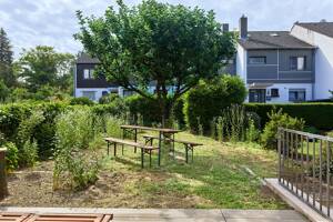 ONLY 10 MINUTES TO CLAY! Approx. 150 m² townhouse with 5-room, 4-bed, garden + garage *Pets allowed* – 55246 Wiesbaden – Vorschaubild 6