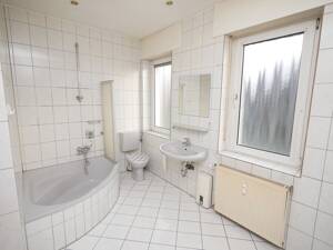 1 Kaltmiete frei für Renovierung: Geräumige & effizient geschnittene 3,5-Raum-Maisonette mit Balkon – 45896 Gelsenkirchen – Vorschaubild 5