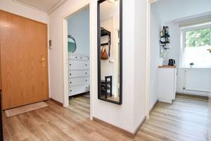 Gemütliche, gut vermietete 2-Zimmer-Wohnung in gepflegter Wohnanlage in Lübeck-Marli! – 23566 Lübeck – Vorschaubild 2