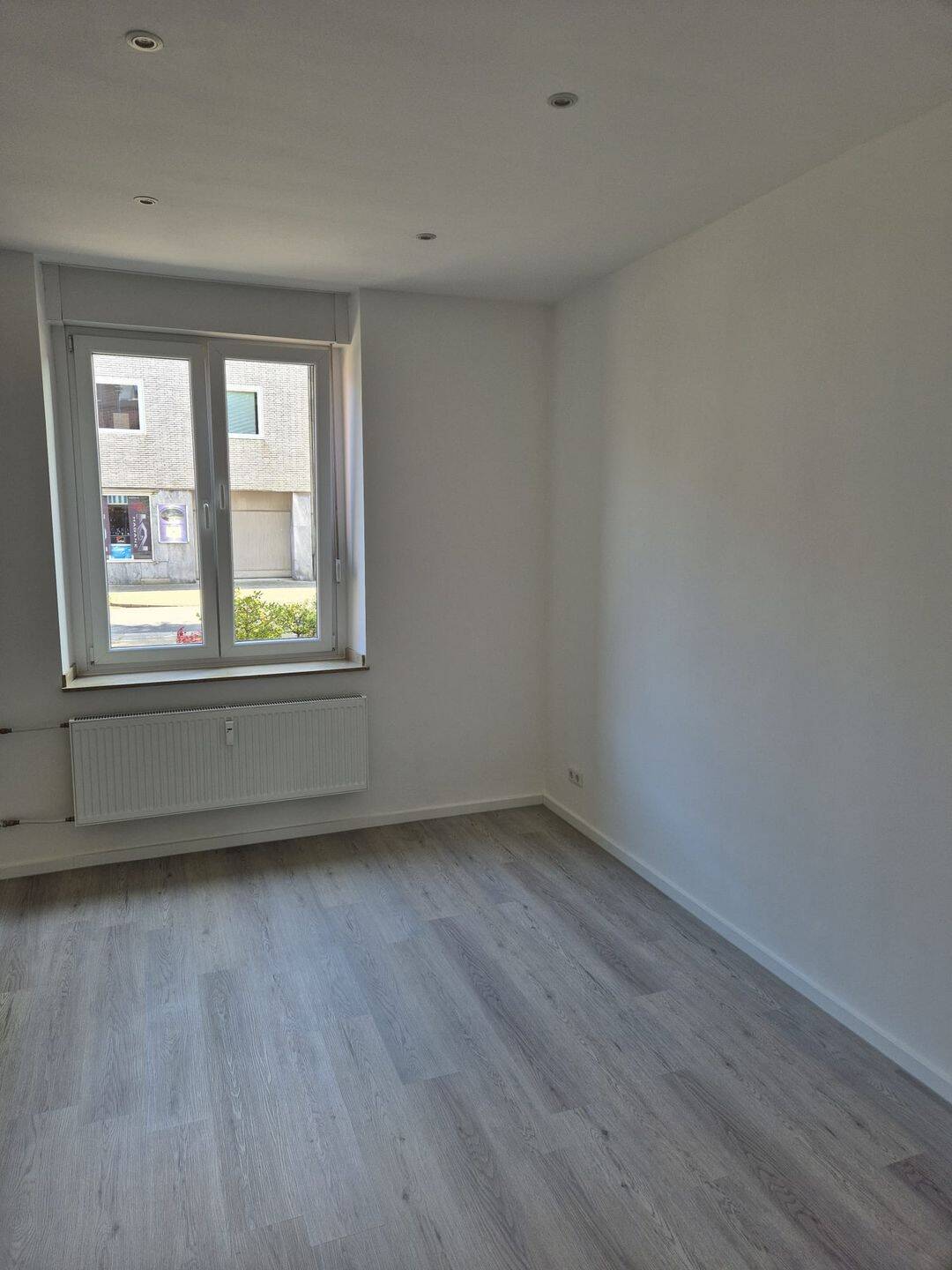 Kernsaniertes Apartment mit kleiner Terrasse – Krefeld – Vorschaubild 7