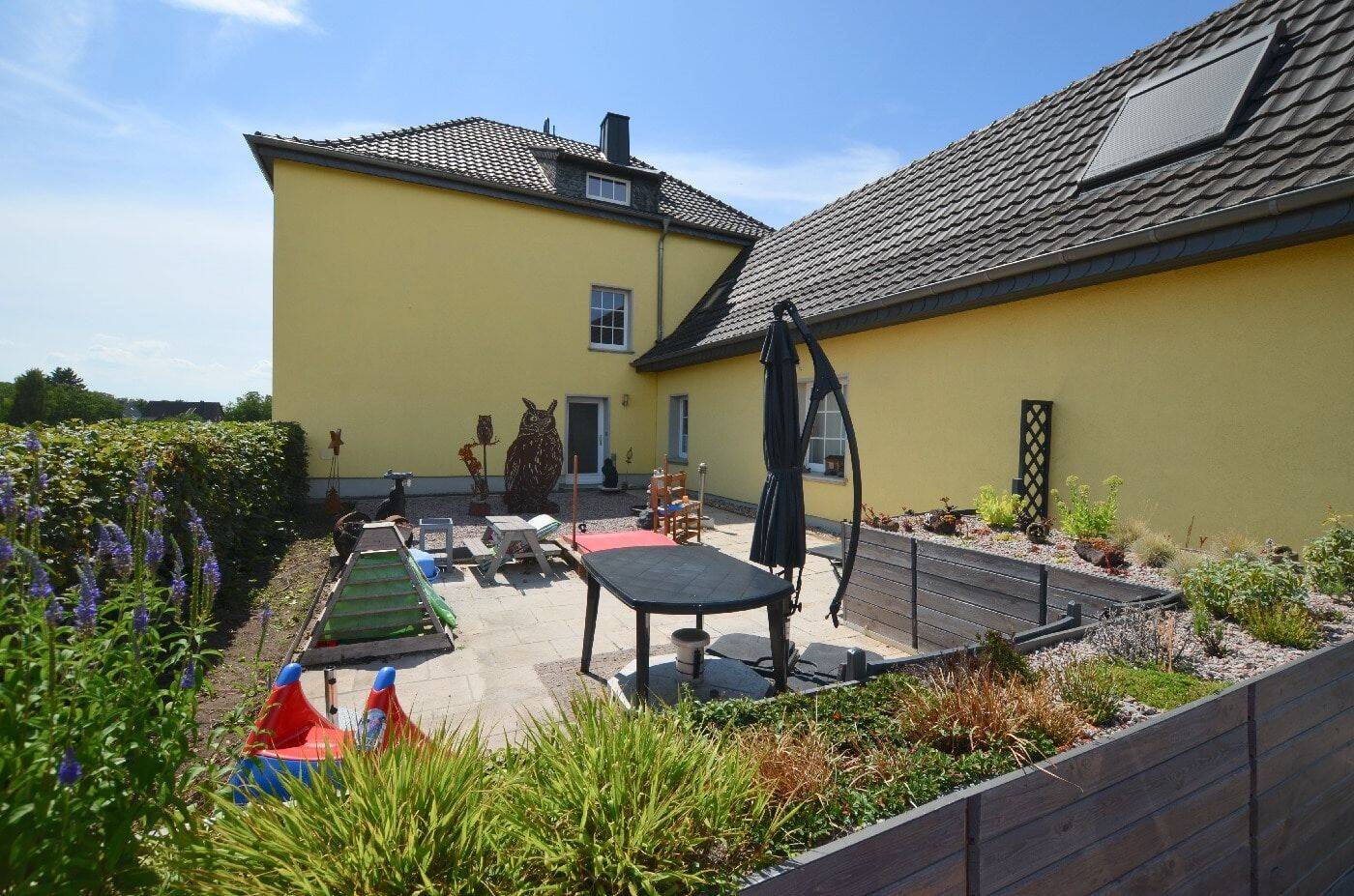 Historischer Charme trifft modernen Wohnkomfort - Umfangreich saniertes Wohnhaus mit traumhaftem Grundstück in Rees – Rees – Vorschaubild 2