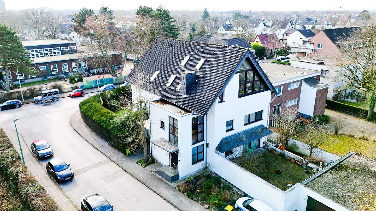 Zwei Wohneinheiten mit Pool, Garten und separatem Zugang – vielseitig nutzbar – Duisburg – Bild 1 von 9
