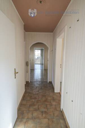 Großzügige DHH mit 2 WE auf 1.181m² Grundstück und Entwicklungspotenzial – 90765 Fürth – Vorschaubild 2