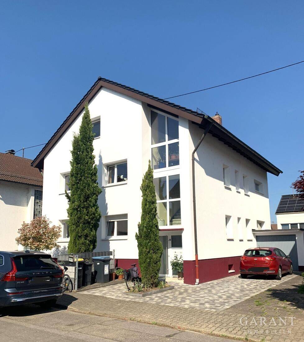 Ein schmuckes Dreifamilienhaus in guter LAGE