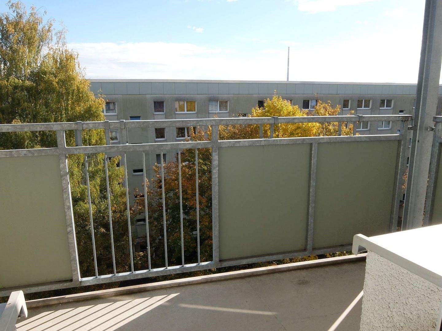 Einziehen im Frühling: Mietfrei starten oder Gutschein sichern – Chemnitz – Vorschaubild 4