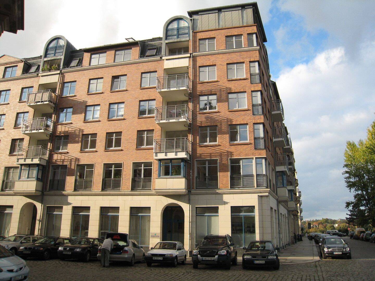 Lichtdurchflutete 3 Zimmer Wohnung mit 2 Balkonen fast an der Elbe (Kopie) – Dresden – Vorschaubild 2