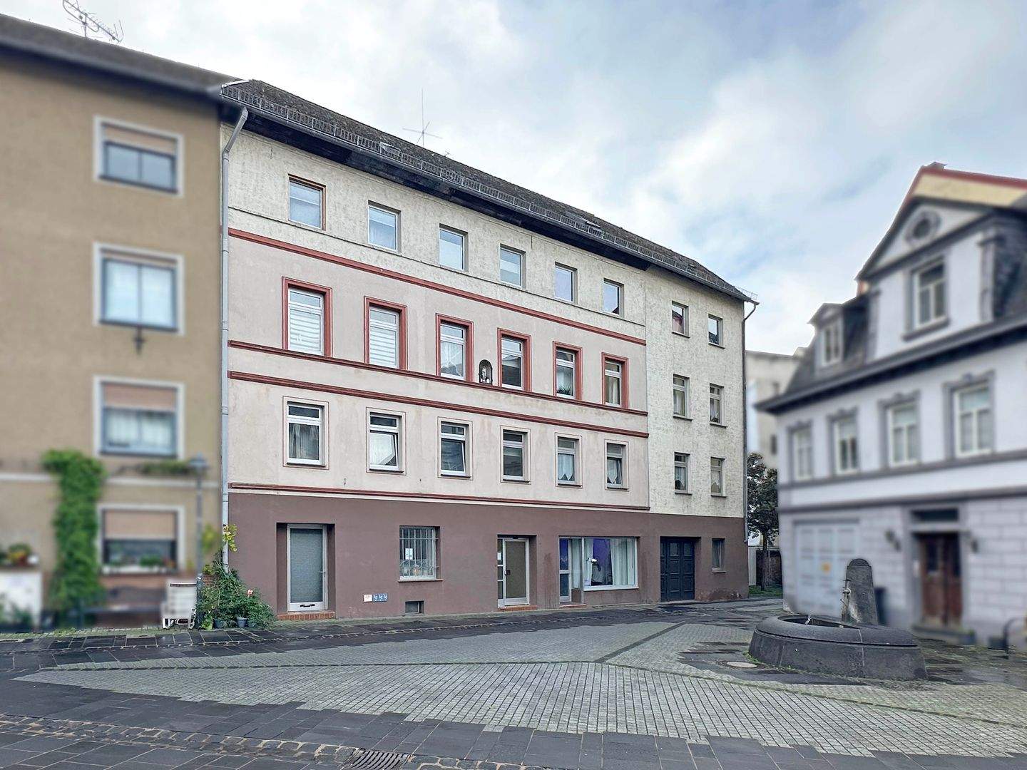Solides Wohn- / Geschäftshaus mit 9 Einheiten in zentraler Ortslage – Koblenz – Bild 1 von 8