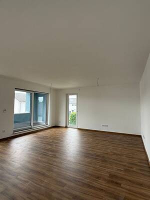 2 Zimmer Mietwohnung mit Balkon und PKW-Stellplatz – 92699 Irchenrieth – Vorschaubild 2