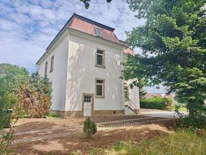 Erstbezug nach Sanierung - Stilvolle Altbauwohnung mit Wintergarten & Stellplatz – 1279 Dresden – Vorschaubild 4