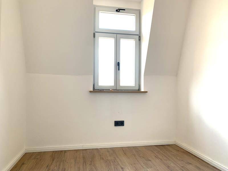 N-Steinbühl: Erstbezug! Premium 4-Zi-Mais-Whg, 4.OG (m.A.), EBK, Kühlung, Terrasse im Hof, Stpl. – Nürnberg – Vorschaubild 7