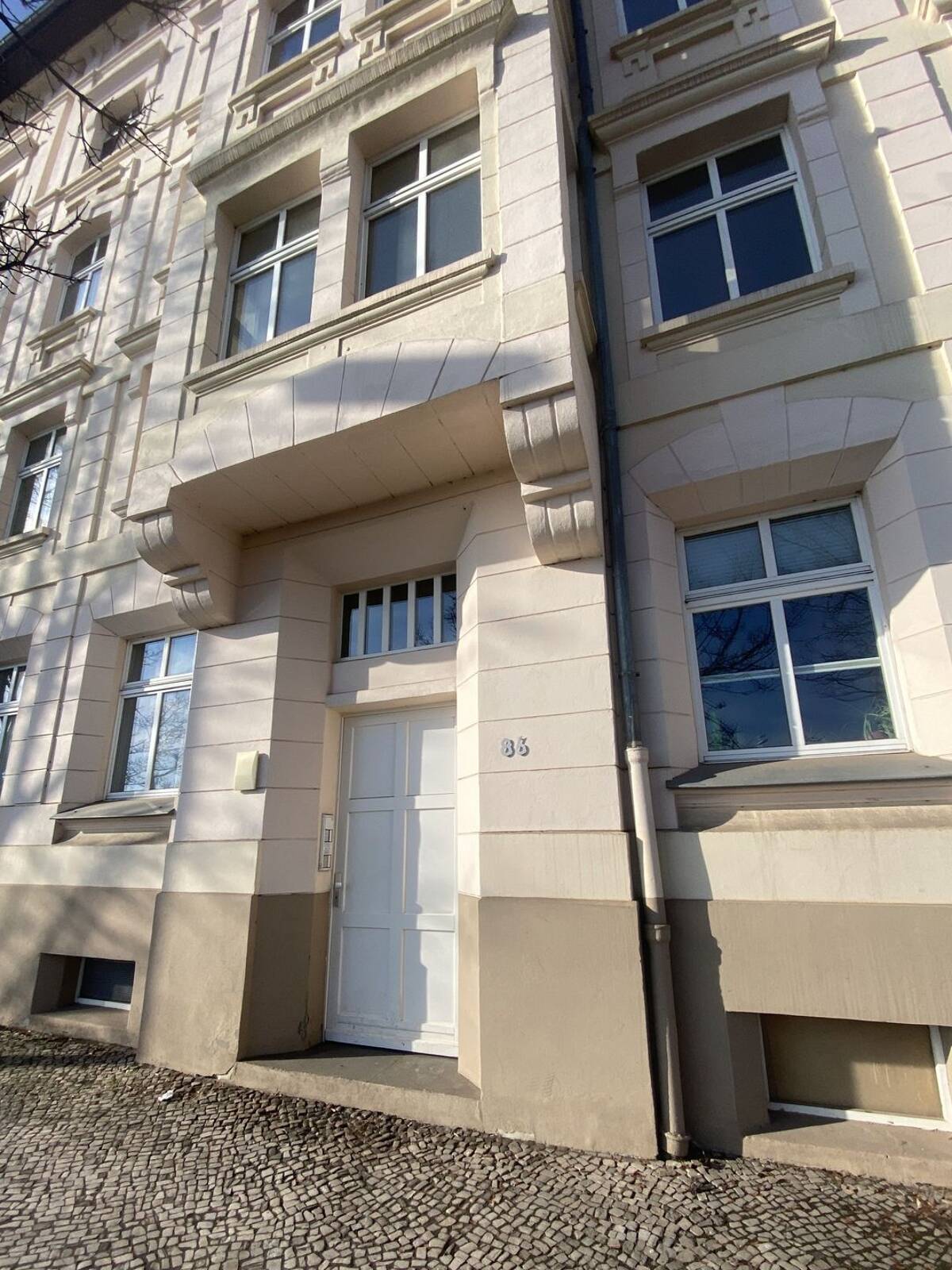 Vermietete 2-Zimmer-Wohnung mit stabiler Rendite in Magdeburg! – 39120 Magdeburg – Bild 1 von 2