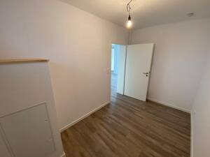 Provisionsfreie sanierte Kapitalanlage: Vermietete 2-Zimmer-Wohnung mit Süd-Loggia & Garage – 22119 Hamburg – Vorschaubild 5