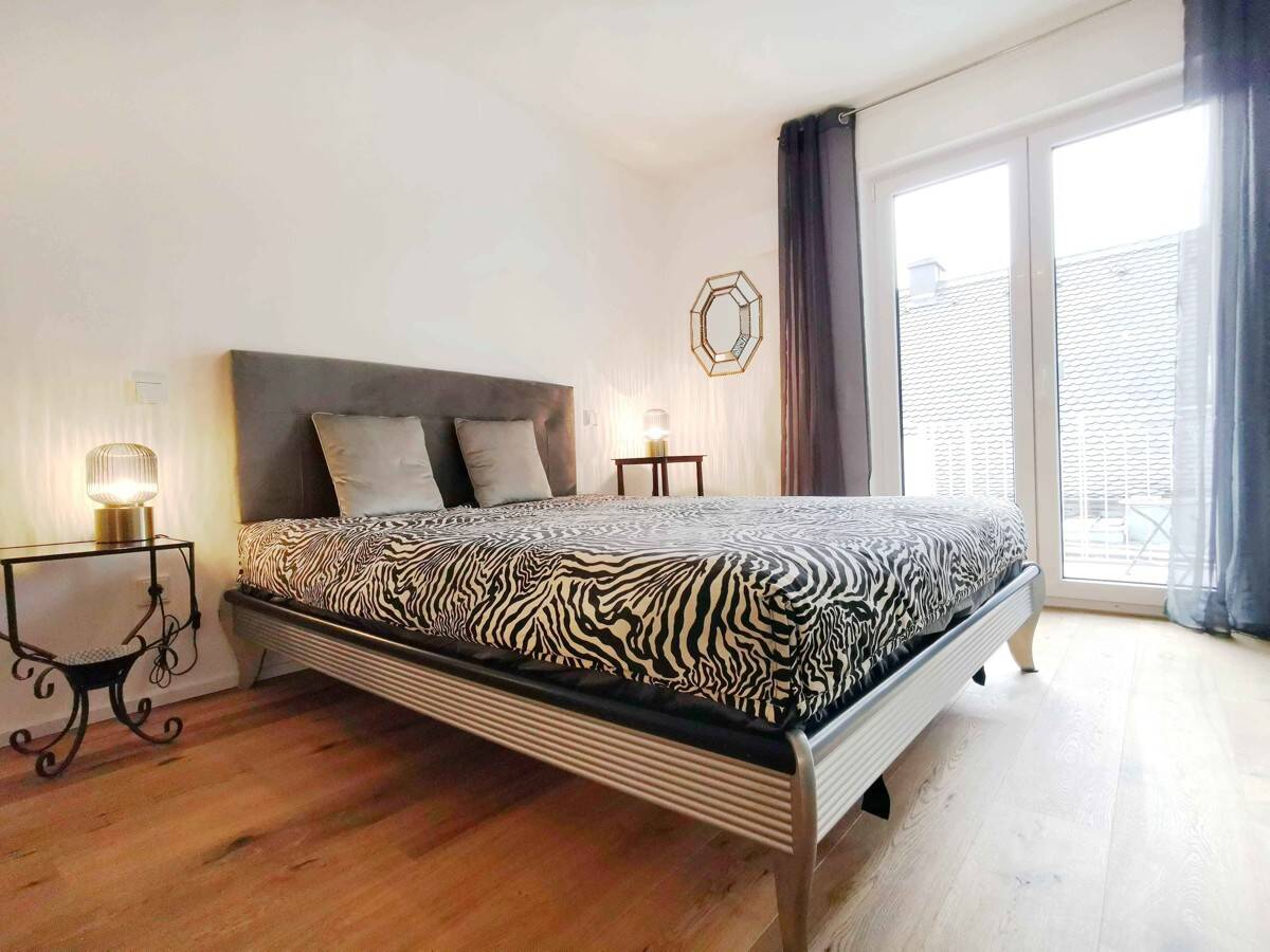 Großzügiges 3-Zimmer-Luxus-Appartement mit offenem Wohnkonzept und zwei Bädern – München – Vorschaubild 8