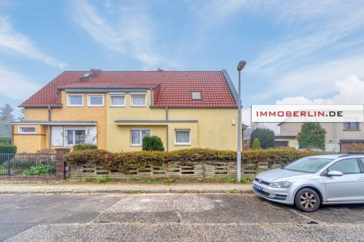 IMMOBERLIN.DE - Wohlfühllage! Perfekt saniertes Haus und/oder Baugrundstück – 12623 Berlin – Bild 1 von 9