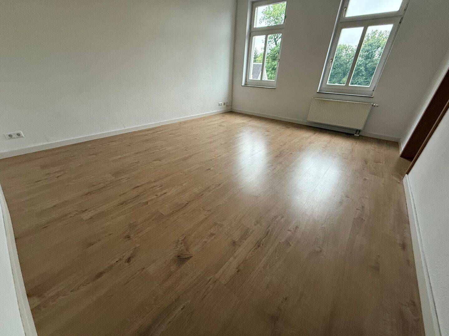 Frei ab 1.10.26 - EBK / 1. Og / Balkon / kleines Arbeitszimmer
