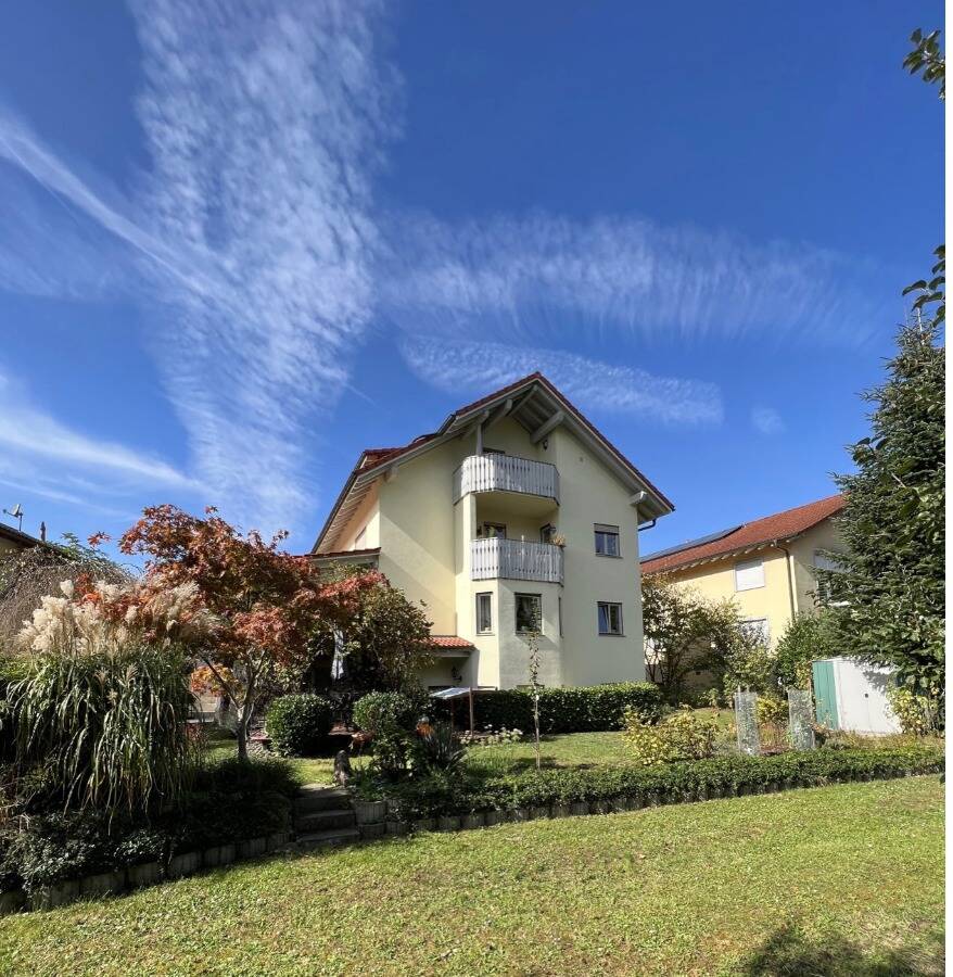 Außergewöhnliche Gelegenheit: Traumhaftes Mehrfamilienhaus in Waldshut-Tiengen steht zum Verkauf! – Waldshut-Tiengen – Vorschaubild 2