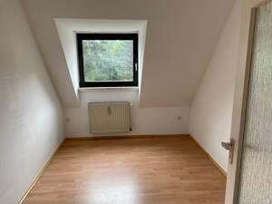Gemütliche 3-Raum-Dachgeschoss-Wohnung in Essen zu vermieten – 45136 Essen – Vorschaubild 4