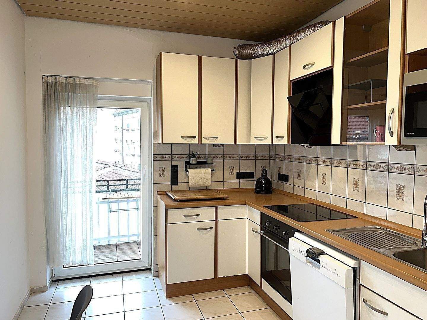 3-Zimmer-Wohnung mit Balkon, zentral gelegen, nur wenige Gehminuten zur U-Bahn Aufseßplatz, mit schöner Einbauküche – Nürnberg – Vorschaubild 4