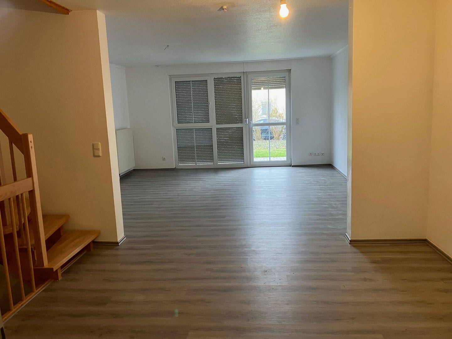 Elegant Renoviert 5-Zimmer-Reiheneckhaus mit Garten – Bamberg – Vorschaubild 2