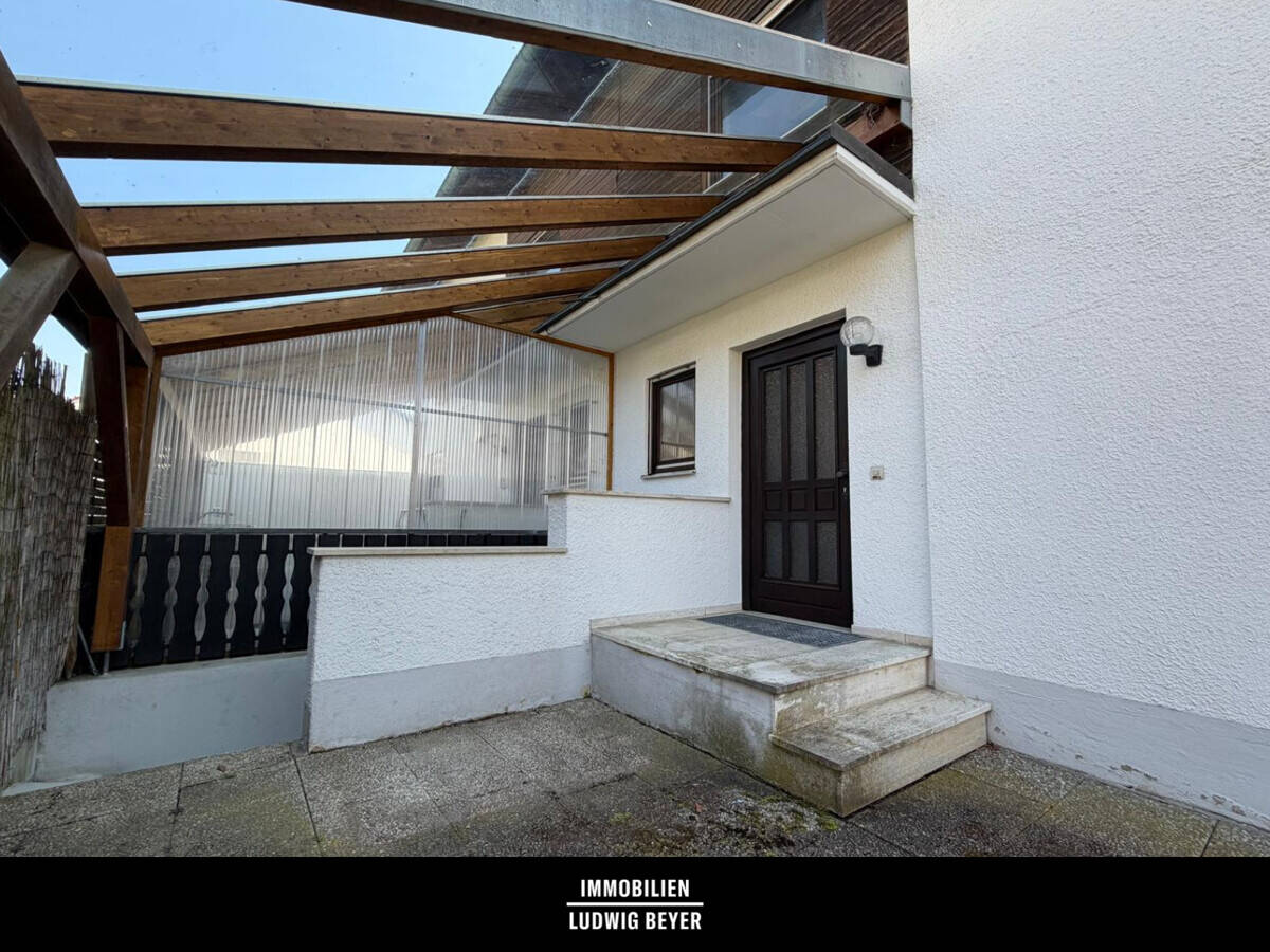 Doppelhaushälfte mit Garage und Garten – Ingolstadt – Vorschaubild 3