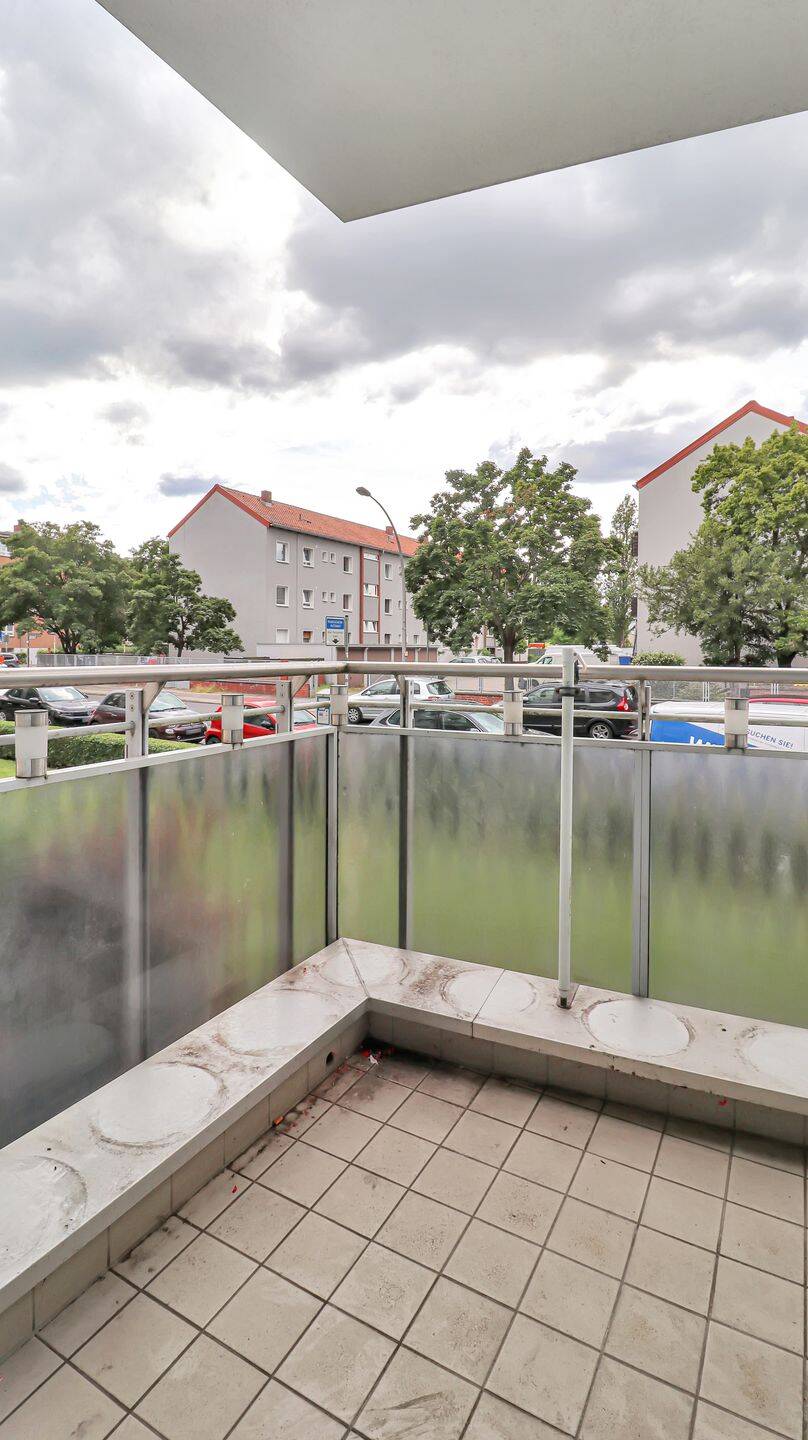 Wohnkomfort mit Potenzial: 4-Zimmer-Wohnung im Hochparterre – Berlin – Vorschaubild 4
