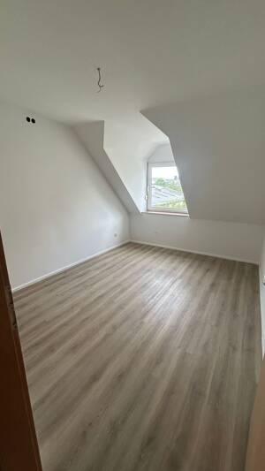 Zentrale 2 - Zimmer Wohnung mit Küche und Balkon – 33613 Bielefeld – Vorschaubild 5