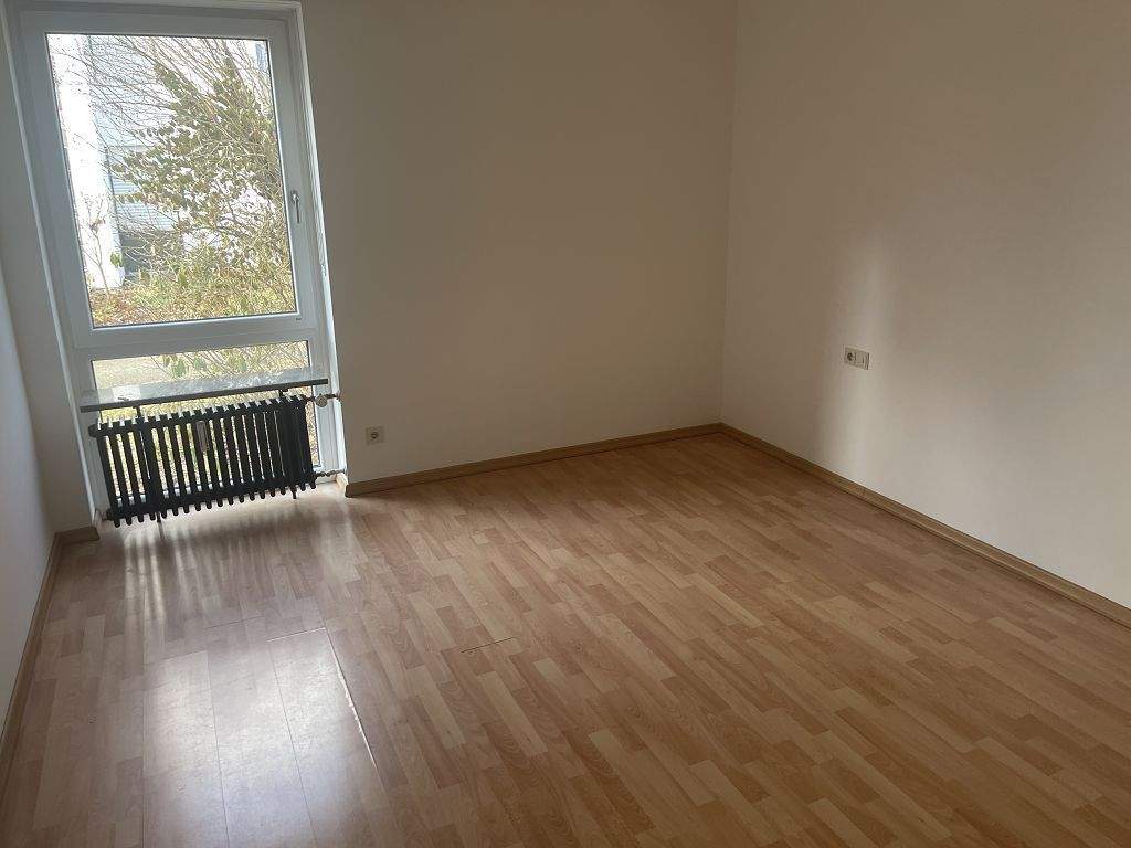 98 m² 4-Zi-Gartenwohnung mit 115 m² Garten in Hadern, 2 Gehmin. zur U-Bahn, ruhige Lage – München – Vorschaubild 9
